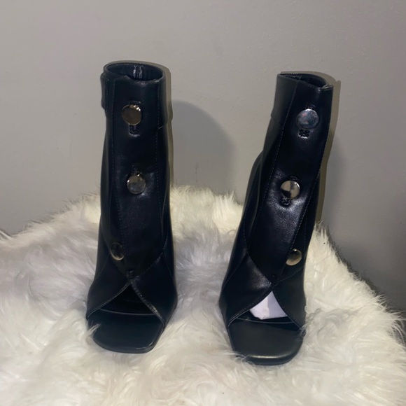 Akira Elegant Black High Heel Ankle Boots - Picture 4 of 12